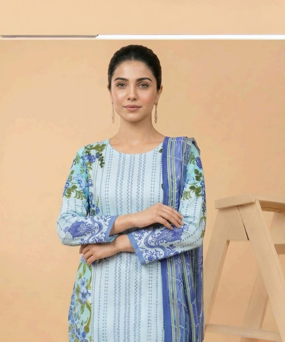Motifz 3 Piece Printed Lawn – Elegant Sky Floral Suit