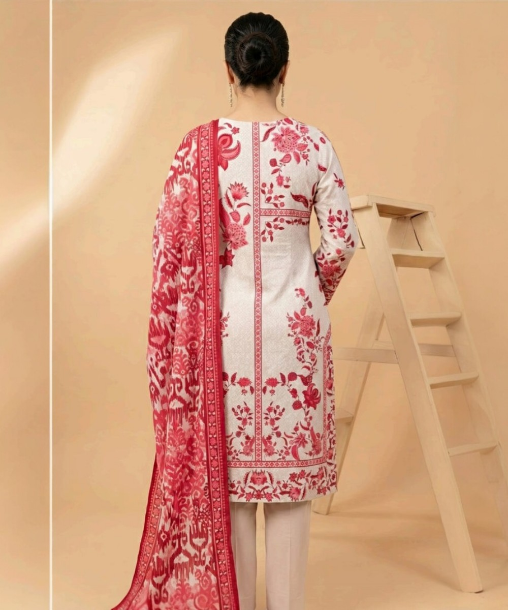 Motifz 3 Piece Printed Lawn – Elegant White Floral Suit